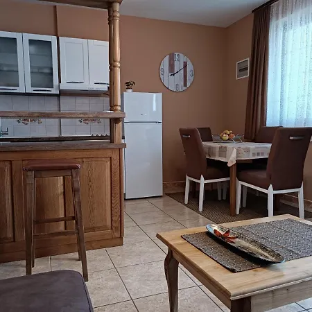 Apartments Ivicek Porec Esterno foto