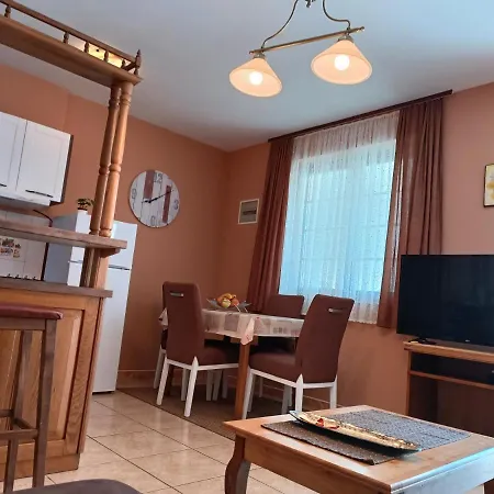 Apartments Ivicek Porec Esterno foto