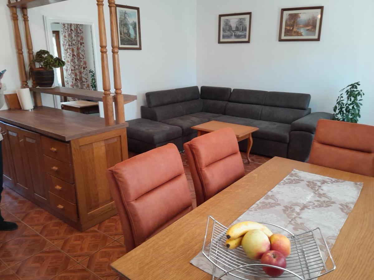 Ivicek Apartment *