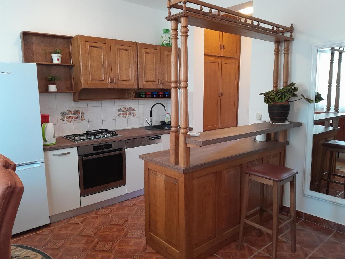 Ivicek Apartment *